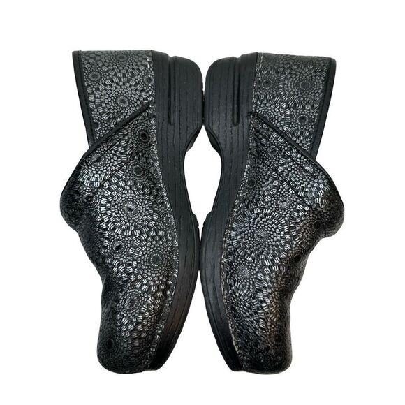 Dansko Pro XP Black Silver Medallion Embossed Patent Clog Sz US 7.5 8 EU 38 - Picture 9 of 17